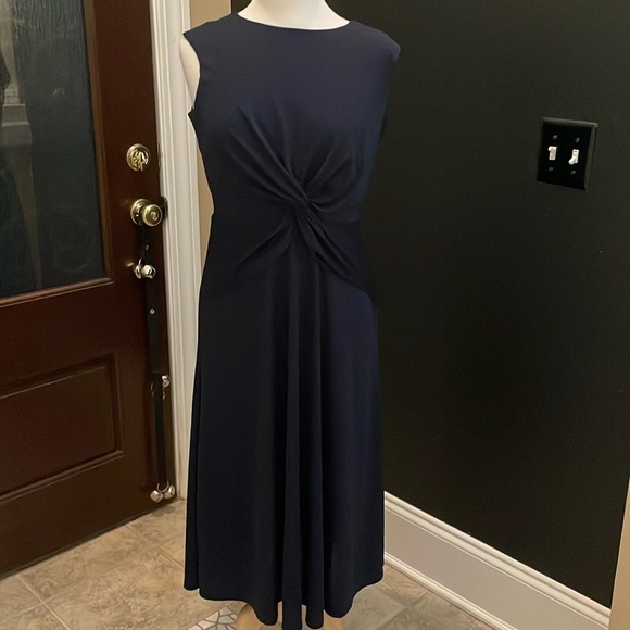 NWT Navy Lauren Ralph Lauren twist front dress. Size 6 - Picture 2 of 9